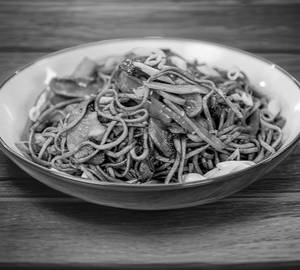 Mushroom Schezwan Noodles