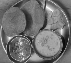Aloo sabji with 6 poori