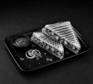 Classic Aloo Masala Sandwich