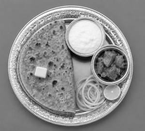 Organic Aloo Paratha with Curd and Pickle (2 Pcs)