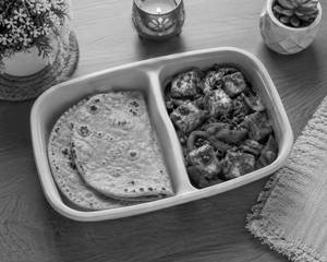 4 Roti + Paneer Chilli