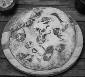Paneer and capsicum pizza