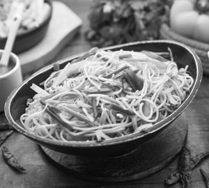 Veg Hakka Noodles