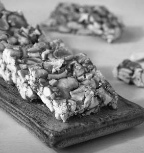 KAJU CHIKKI 200GMS