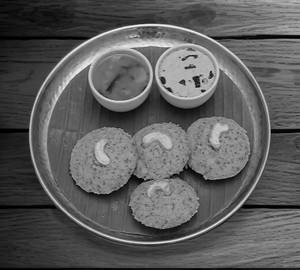 Millet Idli [3 Pieces]