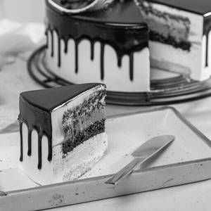 Choco Vanilla Cake (Eggless) KG