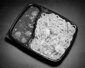 Veg Noodles With Veg Manchurian Gravy