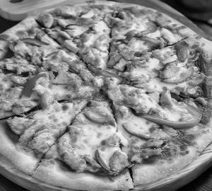 Barbeque chicken pizza