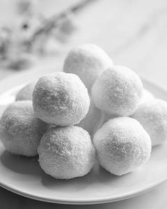 Kaju White Ball