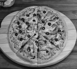 Chicken supreme pizza