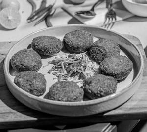 Veg Galouti Tikki (8 Pieces)