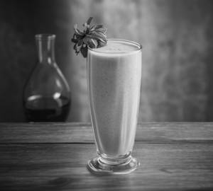 Strawberry lassi