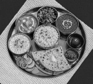 Veg Thali Super Delux