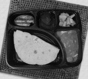 3 Roti With Chicken Gravy