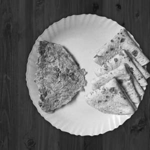 Tawa Roti With Omlette