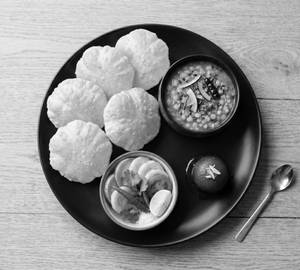 Luchi With Cholar Dal ( Half )