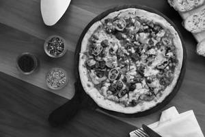 Mushroom And Chili Pizza (10 Inches)