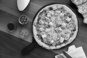 Coastal Prawn Tandoori Pizza - (10 Inch)