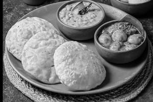 Radhaballavi+Aloo Dum+Mishti Chana Dal[3 Pcs]