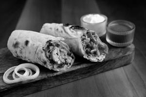 Amritsari Chicken Tikka Naan Roll