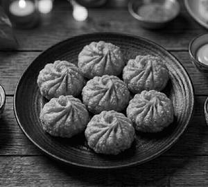 Nepali Veg Fried Momos (6Pcs)