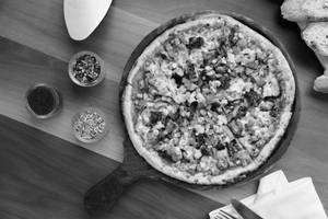 Chicken Tikka Tandoori Pizza - (10 Inch)