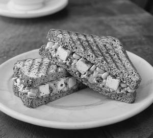 Paneer And Sweet Corn Sandwich