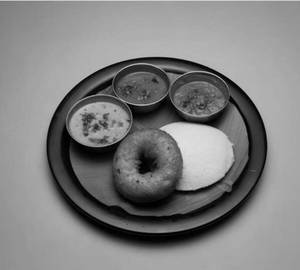 Idly (1) Vada (1)