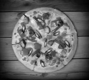 Teekha chicken pizza [regular 9 inches]