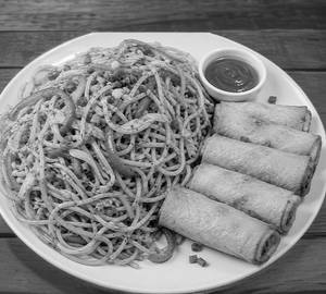 Veg Chowmin / Spring Rolls