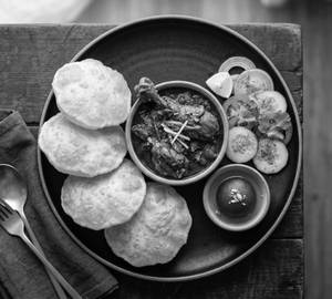 Bhature With Chicken Kosha (Full)