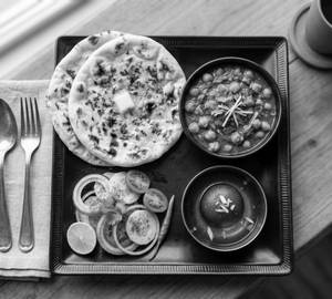Kulcha with Kabuli Chana ( Half )