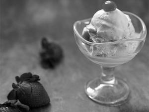Strawberry Ice Cream [Single Scoop]