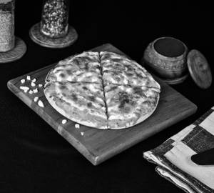 Plain cheese pizza