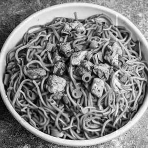 Bull's eye on triple schezwan chicken noodles