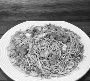 Egg chicken chowmein