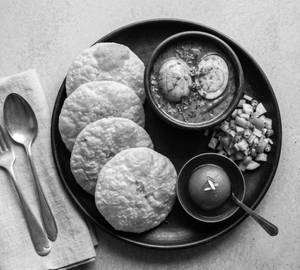 Koraishutir Kochuri With Egg Curry { Full }