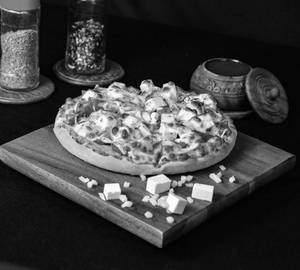 Paneer lovers chatkara pizza