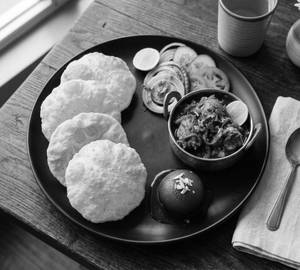 Koraishutir Kochuri With Chicken Kosha ( Half )