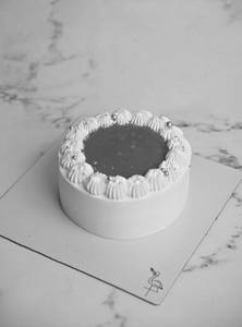 Vanilla Salted Caramel Cake