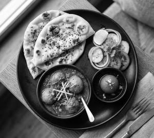 Kulcha With Aloo Dum ( Full )