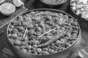 Amritsari Chole [Serves 2]