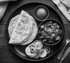 Paratha With Chilli Chicken (Full)