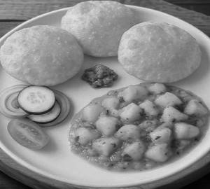 Puri With Aloo Curry(5 Puri)