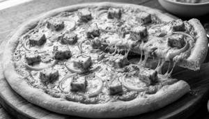 Butter Paneer Pizza