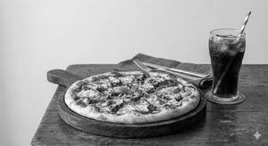 Chicken Pizza With Soft Drink