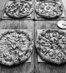 Mania Magic Pack Of 4 Double Topping Pizza