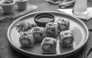 California Roll Sushi (06 Pcs)