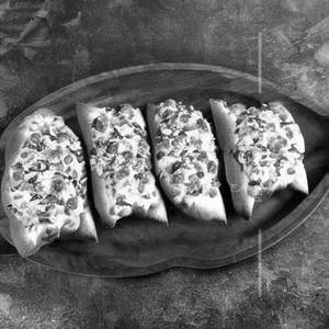 Spicy Stuffed Garlic Bread