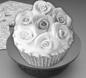 Vanilla Floral Cup Cake [2 Pcs]